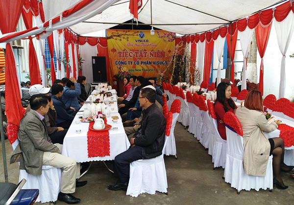 tiec tat nien cong ty
